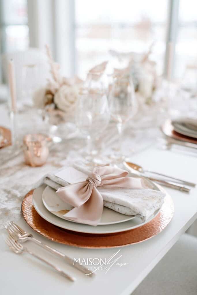 new years eve table decor with ribbons